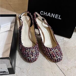 Authentic Chanel Tweed Logo Heels CC Rhinestone Sling Back Pump 39 MSRP $1,075
